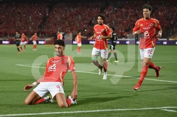وسام أبو علي يشعل غضب الأهلي بتصرف غير متوقع.. ومحمد يوسف يتخذ بحقه إجراء عقابي وسام أبو علي يشعل غضب الأهلي بتصرف غير متوقع.. ومحمد يوسف يتخذ بحقه إجراء عقابي