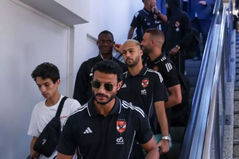 وصلت بعثة الأهلي إلى تونس مع انضمام الثلاثي الجديد.