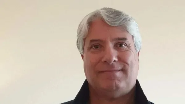 وصول الطاقم الفني الجديد لنادي الزمالك وتغييرات شاملة في الإدارات. وصول الطاقم الفني الجديد لنادي الزمالك وتغييرات شاملة في الإدارات.
