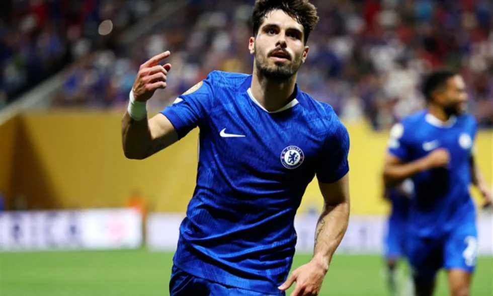 وعد وفى به.. بيدرو نيتو: نلت كأس العالم للأندية تكريمًا لجوتا وشقيقه وعد وفى به.. بيدرو نيتو: نلت كأس العالم للأندية تكريمًا لجوتا وشقيقه