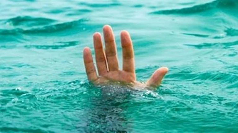 وفاة شاب غرقًا في نهر سمنود.. وفرق الإنقاذ تبحث عن الجثمان وفاة شاب غرقًا في نهر سمنود.. وفرق الإنقاذ تبحث عن الجثمان