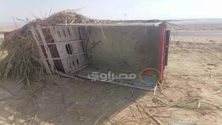 وفاة واحدة و21 جريحًا.. إليكم أسماء ضحايا انقلاب سيارة للعمال في محور ديروط وفاة واحدة و21 جريحًا.. إليكم أسماء ضحايا انقلاب سيارة للعمال في محور ديروط