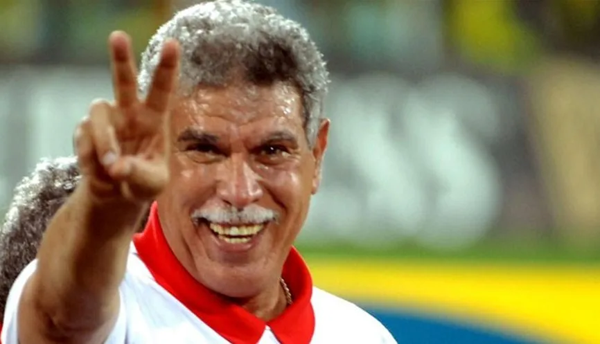 وفد من نادي الزمالك يلتقي حسن شحاتة في المستشفى