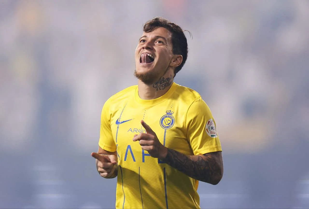 وكيل أوتافيو يطلع 365Scores على أسباب غياب اللاعب عن معسكر النصر وشرط انتقاله.