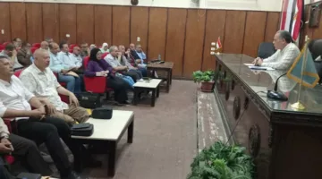 وكيل وزارة التعليم في أسيوط يرأس اجتماعًا شاملًا لمناقشة استعدادات العام الدراسي الجديد.