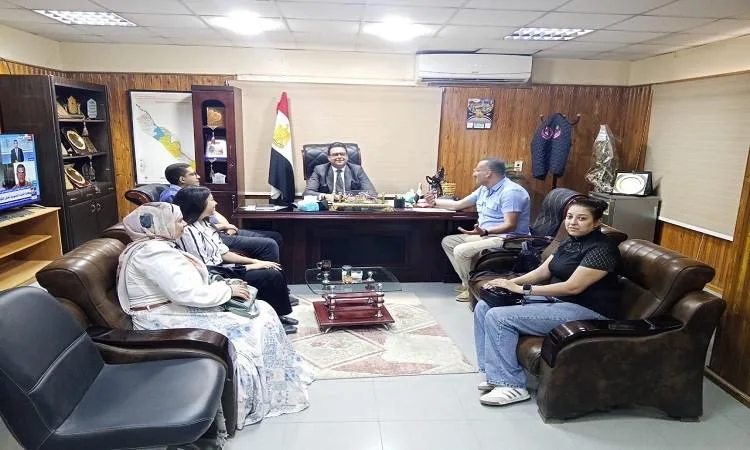 وكيل وزارة الصحة في سوهاج يلتقي بفريق إدارة العيون بعد تأسيسها وكيل وزارة الصحة في سوهاج يلتقي بفريق إدارة العيون بعد تأسيسها