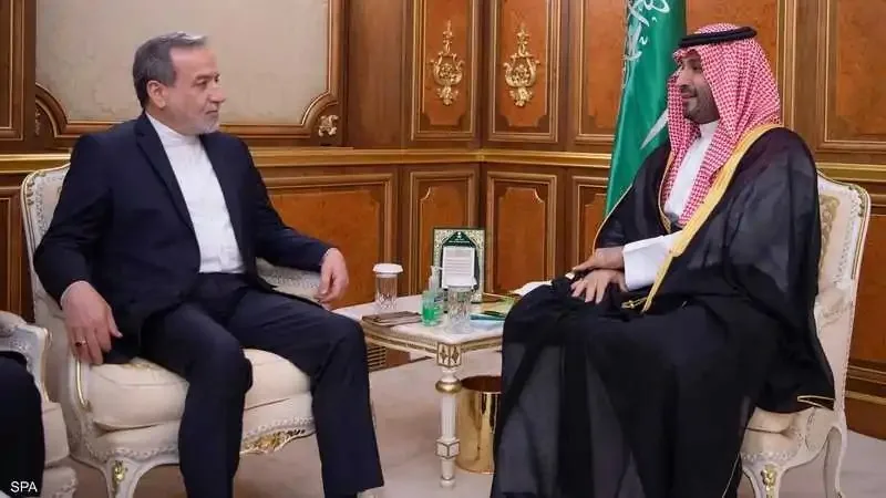 ولي العهد السعودي يناقش مع وزير خارجية إيران المستجدات الإقليمية ومساعي تعزيز الاستقرار ولي العهد السعودي يناقش مع وزير خارجية إيران المستجدات الإقليمية ومساعي تعزيز الاستقرار