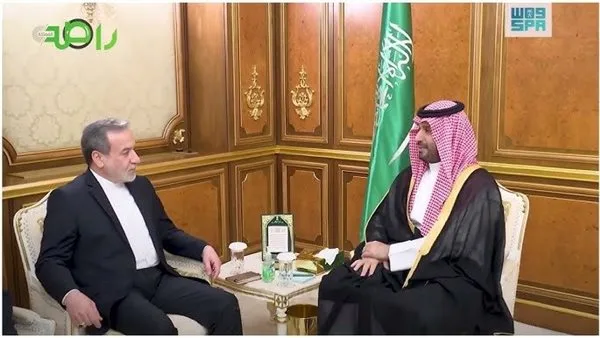 ولي العهد السعودي يُعبر لوزير الخارجية الإيراني عن دعم المملكة للحوار لحل النزاعات ولي العهد السعودي يُعبر لوزير الخارجية الإيراني عن دعم المملكة للحوار لحل النزاعات