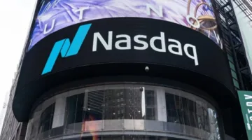 وول ستريت تستهل الجلسة بمتغيرات: مكاسب لستاندرد آند بورز وناسداك وتراجع لداو جونز