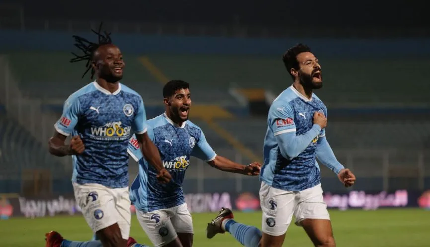 يورتشيتش يتغلب على ثلاثي بيراميدز يورتشيتش يتغلب على ثلاثي بيراميدز