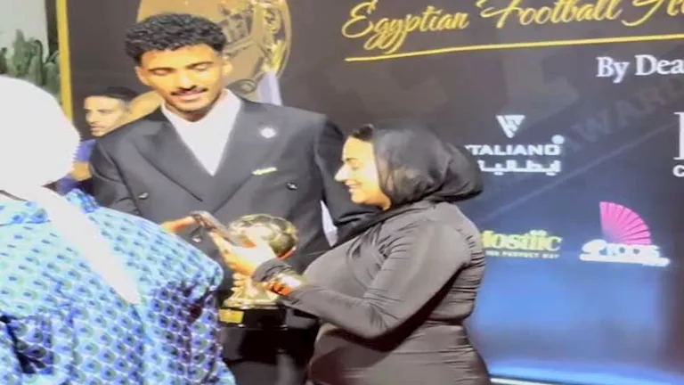 10 لقطات من الظهور الأول لحسام عبد المجيد وزوجته في حفل دير جيست 10 لقطات من الظهور الأول لحسام عبد المجيد وزوجته في حفل دير جيست