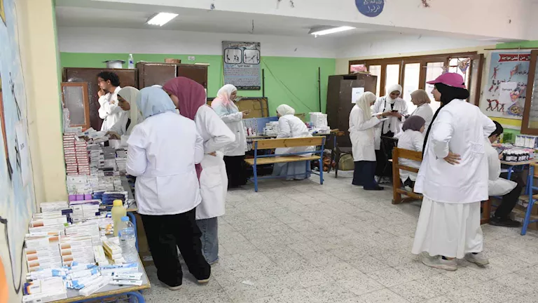 1260 شخصًا استفادوا من القافلة الطبية العشرون لصيدلة عين شمس في حي حدائق القبة
