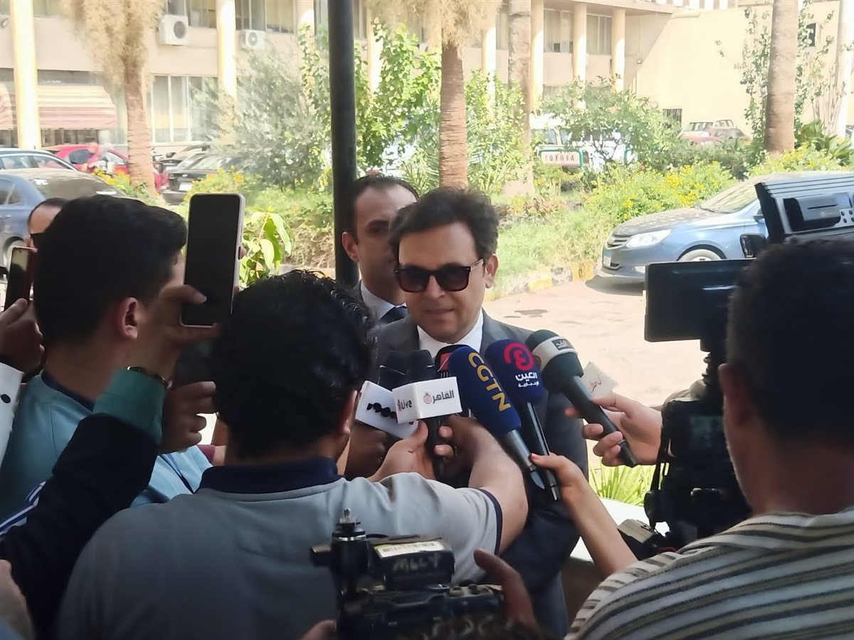 <strong>وزير الثقافة يدلي بصوته في لجنة التعمير بالدقي</strong>