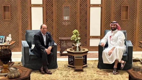 الرئيس السيسي وولي العهد السعودي يتناولان تعزيز العلاقات الثنائية وأخر التطورات الإقليمية. الرئيس السيسي وولي العهد السعودي يتناولان تعزيز العلاقات الثنائية وأخر التطورات الإقليمية.