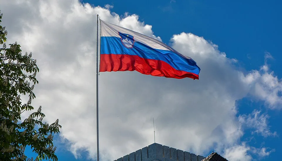 سلوفينيا تصبح أول دولة في أوروبا تمنع تجارة الأسلحة مع إسرائيل سلوفينيا تصبح أول دولة في أوروبا تمنع تجارة الأسلحة مع إسرائيل