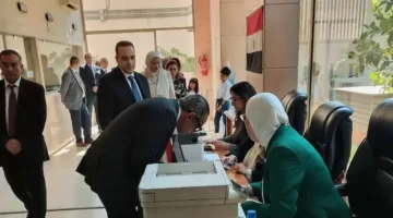 في ظل إقبال كبير، بدء تصويت المصريين في لبنان لانتخابات الشيوخ 2025