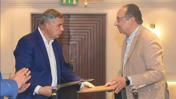 تقديم 120 حافلة تعمل بالغاز الطبيعي للخدمة في شوارع الإسكندرية. تقديم 120 حافلة تعمل بالغاز الطبيعي للخدمة في شوارع الإسكندرية.