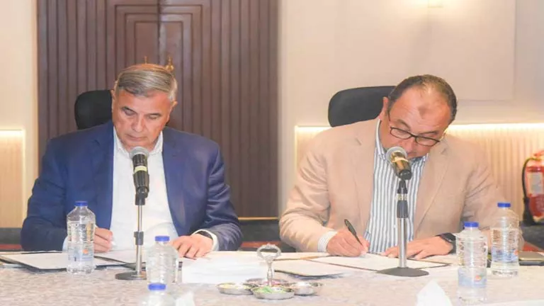 إمداد 120 حافلة تعمل بالغاز الطبيعي من “النصر للسيارات” لتعزيز خدمات النقل الجماعي في البلاد إمداد 120 حافلة تعمل بالغاز الطبيعي من “النصر للسيارات” لتعزيز خدمات النقل الجماعي في البلاد