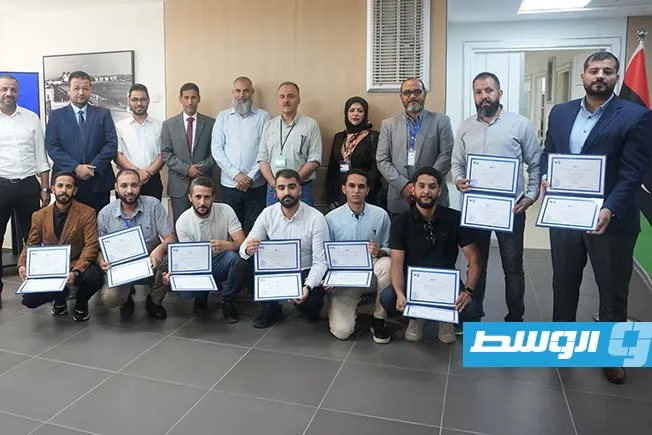 اختتام دورة تدريبية في بنغازي وطرابلس لـ 18 شابًا من العاملين في قطاع النفط