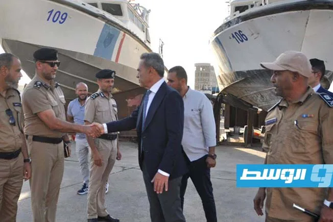 مدير “حماية السواحل” يناقش مع وفد إيطالي متابعة صيانة القارب “واد زارت 201” مدير “حماية السواحل” يناقش مع وفد إيطالي متابعة صيانة القارب “واد زارت 201”