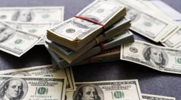 سعر الدولار اليوم 1 أغسطس: ثبات أسعار البيع والشراء خلال منتصف التداولات