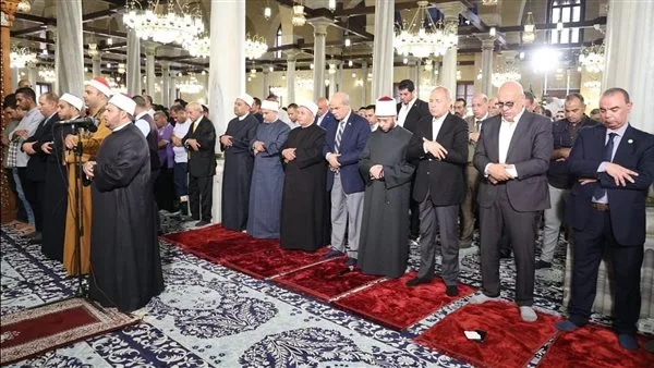 وزير الأوقاف يترأس صلاة الجمعة في مسجد سيدنا الحسين ويقيم جلسة تذكّر