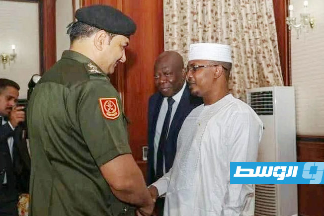 لقاء صدام حفتر في تشاد مع الرئيس محمد إدريس ديبي، 1 أغسطس 2025. (الرئاسة التشادية)