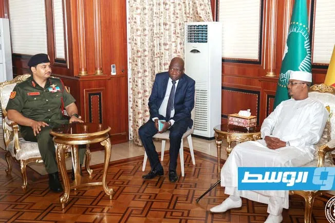 صدام حفتر يصل إلى تشاد ويجتمع مع ديبي صدام حفتر يصل إلى تشاد ويجتمع مع ديبي
