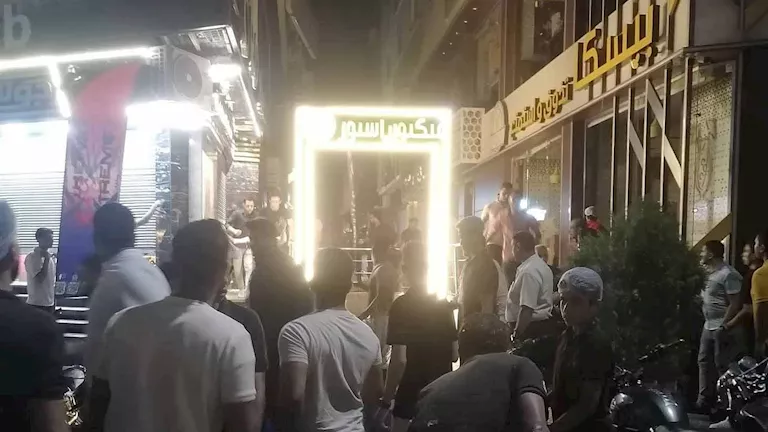 إصابة عشرة أفراد في حريق داخل مطعم في سوهاج.. تفاصيل الواقعة إصابة عشرة أفراد في حريق داخل مطعم في سوهاج.. تفاصيل الواقعة