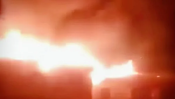 لحظات من الخوف.. تفاصيل حادثة حريق في مطعم معروف بسوهاج أدت لإصابة 10 أفراد لحظات من الخوف.. تفاصيل حادثة حريق في مطعم معروف بسوهاج أدت لإصابة 10 أفراد