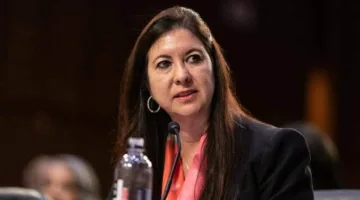 استقالة محافظ الاحتياطي الفيدرالي كوغلر في ظل خلافات حول أسعار الفائدة