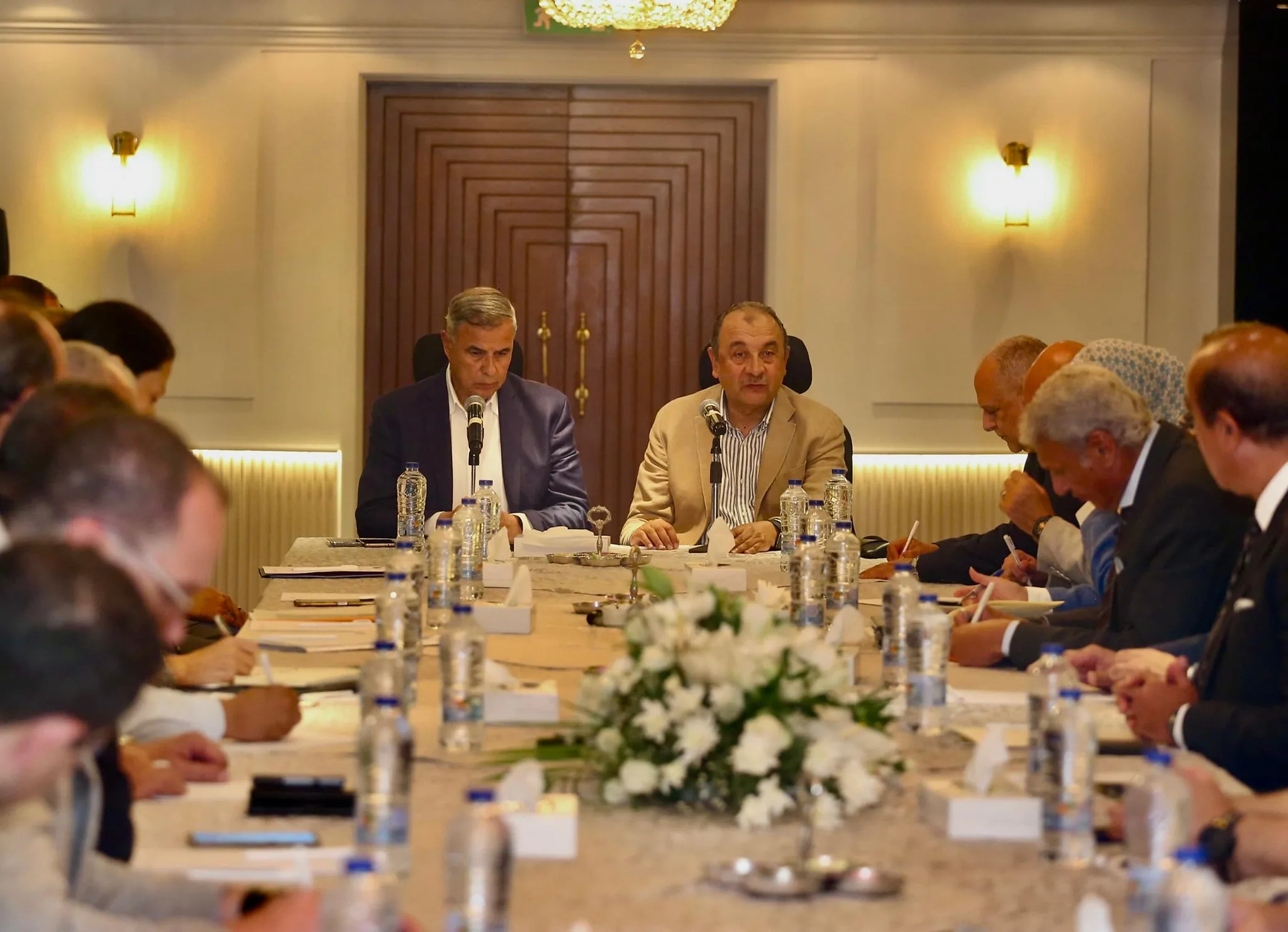 وزير الأعمال العام ومحافظ الإسكندرية يناقشان سبل تعزيز الشراكة في مجالات الاستثمار السياحي والفندقي وزير الأعمال العام ومحافظ الإسكندرية يناقشان سبل تعزيز الشراكة في مجالات الاستثمار السياحي والفندقي