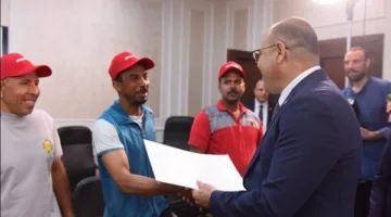 تسليم 40 عقداً جديداً لشباب نجحوا في الاختبارات للعمل في قطاع البناء دولياً.