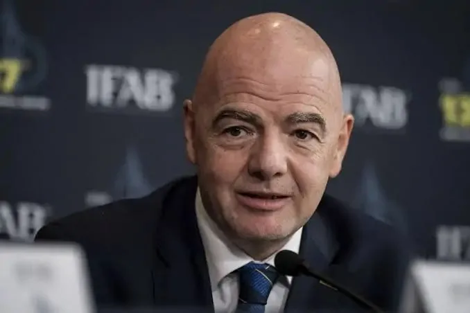 «مدبولي» يتواصل هاتفياً مع رئيس الفيفا خلال إجازته الصيفية في العلمين «مدبولي» يتواصل هاتفياً مع رئيس الفيفا خلال إجازته الصيفية في العلمين