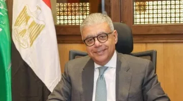 سفير مصر في السعودية: إقبال كثيف للمصريين على مراكز الاقتراع في انتخابات “الشيوخ” (فيديو)