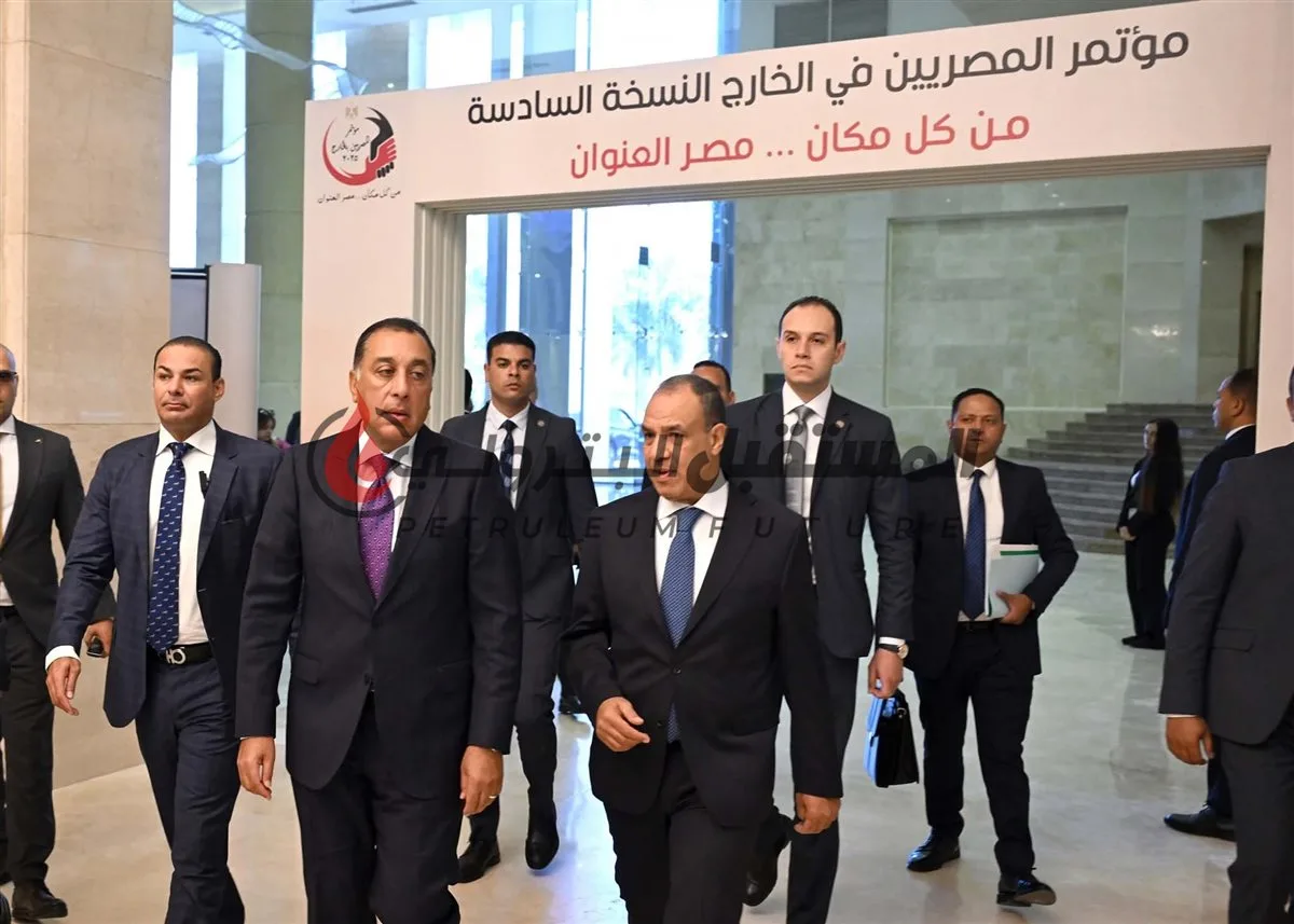 رئيس الوزراء يشارك في افتتاح النسخة السادسة لمؤتمر المصريين المغتربين رئيس الوزراء يشارك في افتتاح النسخة السادسة لمؤتمر المصريين المغتربين