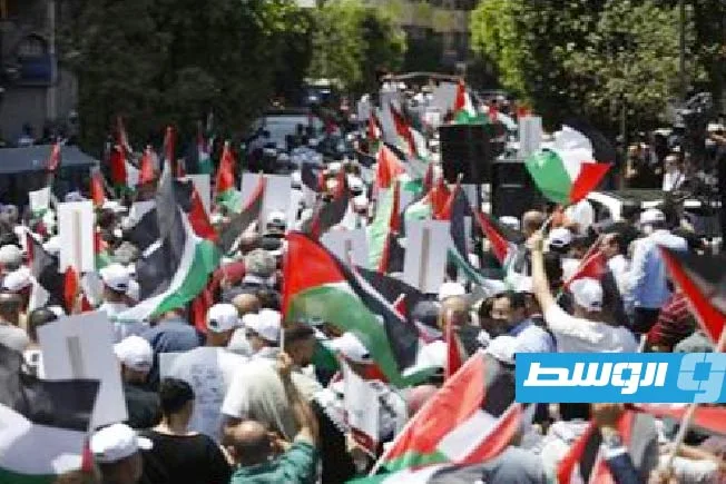 تظاهرات واسعة ووقفات تضامنية في الضفة الغربية بمناسبة “اليوم الوطني والعالمي لدعم غزة” تظاهرات واسعة ووقفات تضامنية في الضفة الغربية بمناسبة “اليوم الوطني والعالمي لدعم غزة”