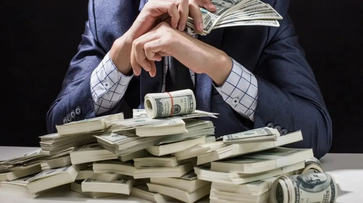 مؤسس ميتا يحتل المرتبة الثالثة.. مفاجآت في قائمة أغنى عشرة أشخاص في العالم مؤسس ميتا يحتل المرتبة الثالثة.. مفاجآت في قائمة أغنى عشرة أشخاص في العالم