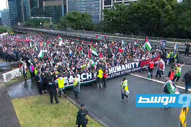 عشرات الآلاف من الأشخاص في مدينة سيدني الأسترالية في مظاهرات داعمة للفلسطينيين. (الإنترنت)