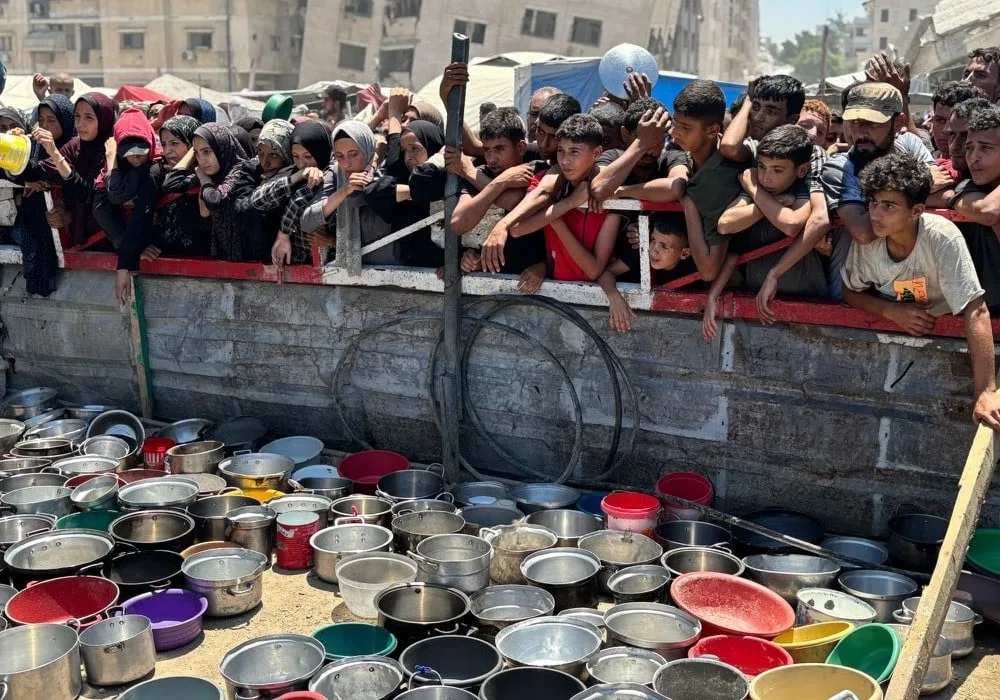 أبوعبيدة: استقبال الغذاء والدواء لشعبنا شرط أساسي لتزويد الأسرى بالطعام.