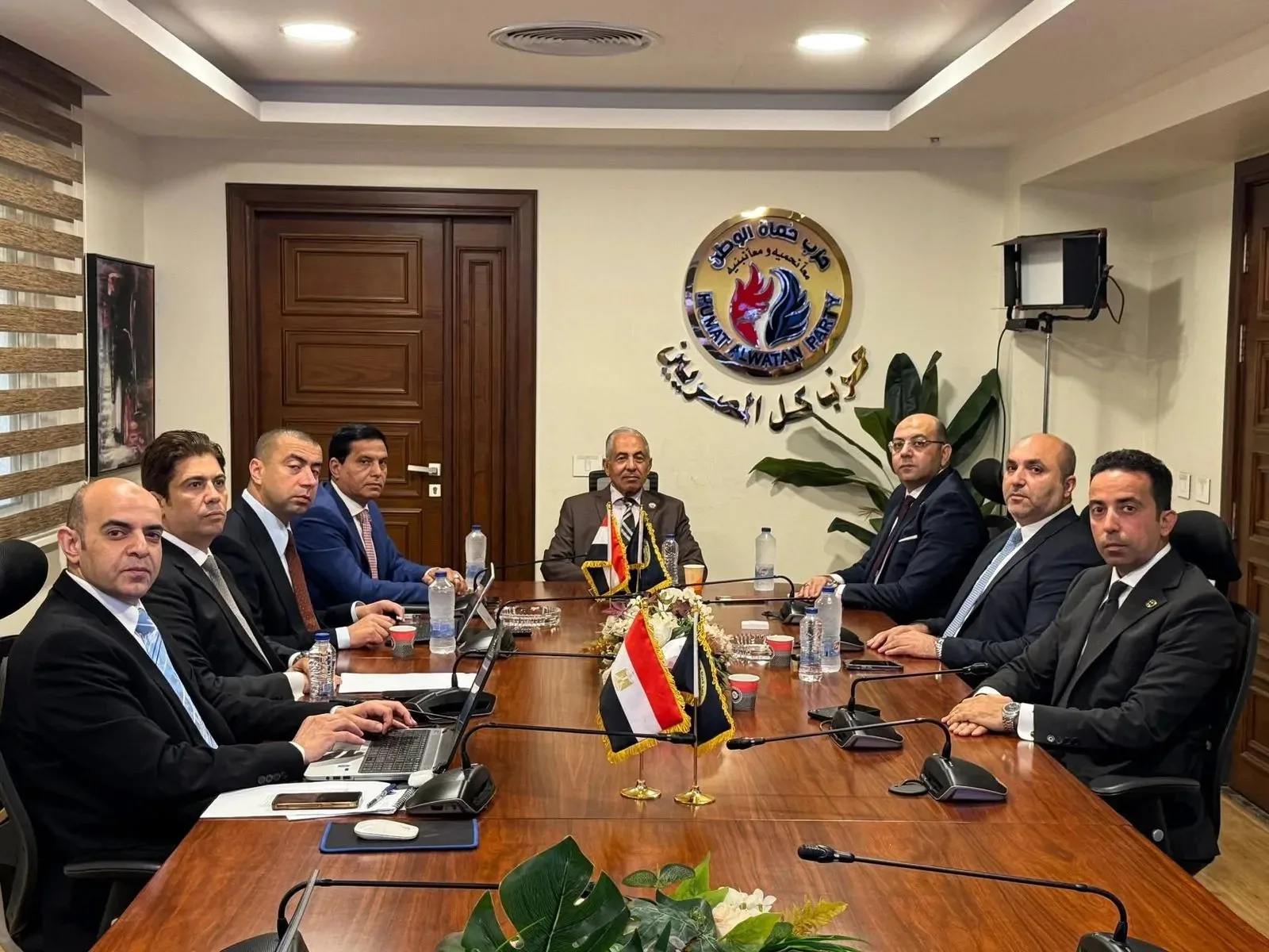 بدء نشاط غرفة العمليات لحزب حماة الوطن لمتابعة انتخابات مجلس الشيوخ 2025
