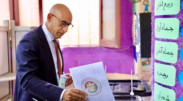 وزير التعليم يشارك في التصويت لانتخابات مجلس الشيوخ 2025