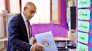 وزير التعليم يشارك في الإدلاء بصوته في انتخابات مجلس الشيوخ 2025