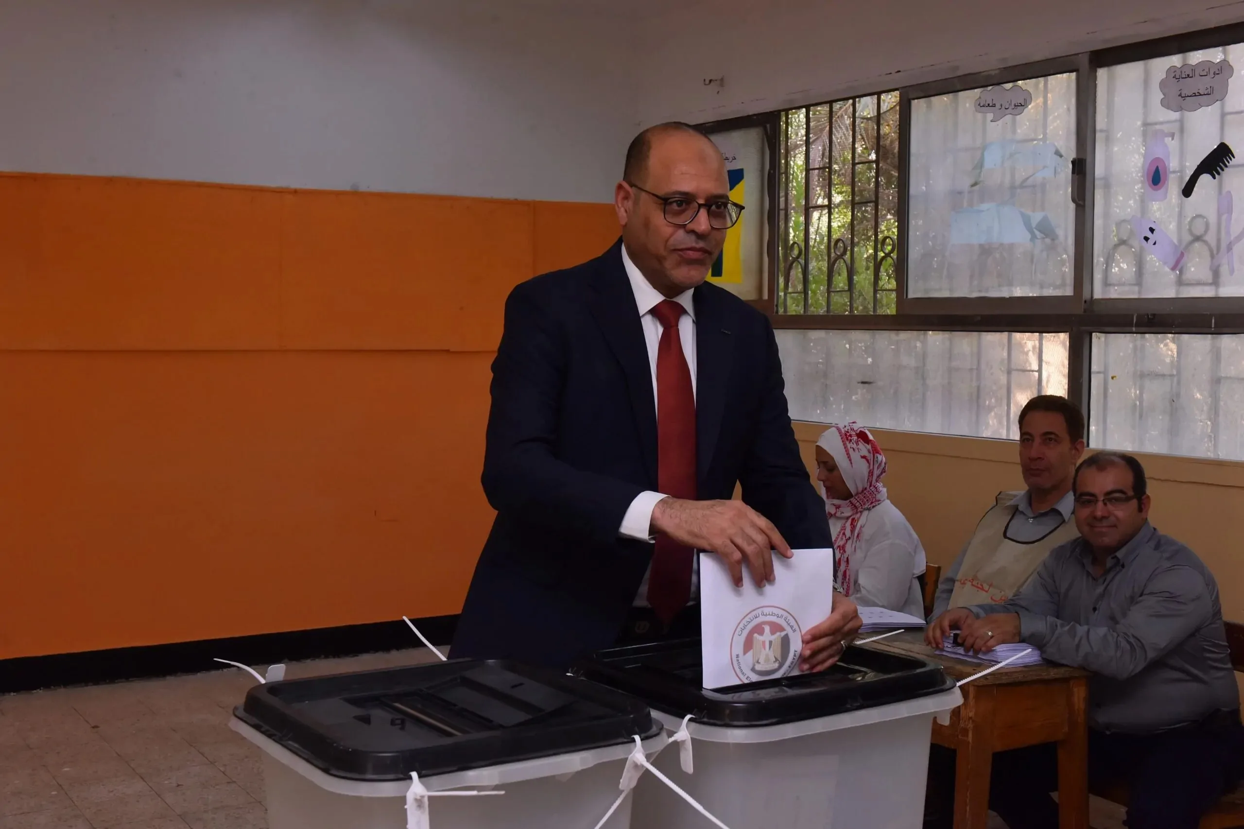 وزير العمل يشارك في التصويت لانتخابات مجلس الشيوخ 2025 في التجمع الخامس