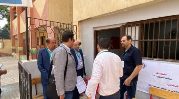 وفد من المنظمة العربية لحقوق الإنسان يراقب العملية الانتخابية في لجنة ميت عقبة