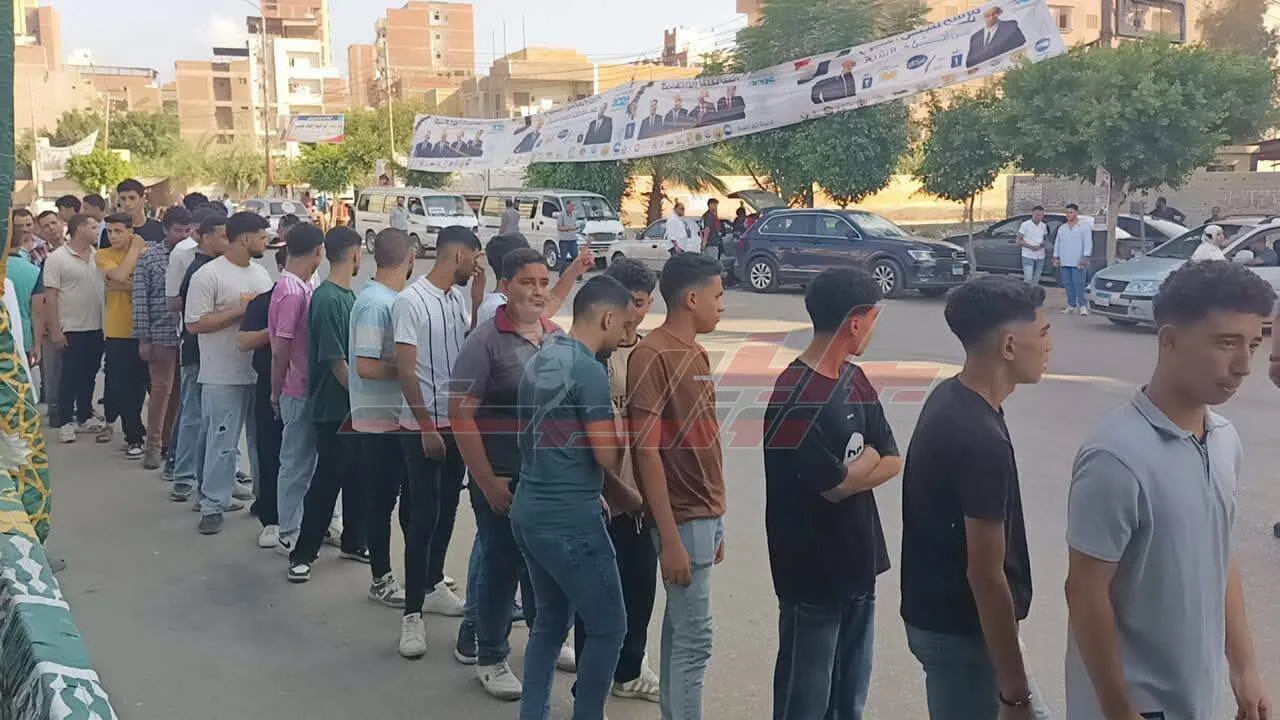 آلاف من الشباب يشاركون في الاحتفال بالانتخابات في كفر الشيخ آلاف من الشباب يشاركون في الاحتفال بالانتخابات في كفر الشيخ