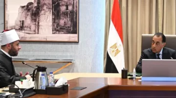 رئيس الوزراء: مواصلة العمل على تسجيل وتوثيق ممتلكات الأوقاف لتعزيز الاستفادة منها