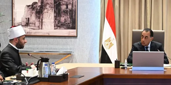 رئيس الوزراء: مواصلة العمل على تسجيل وتوثيق ممتلكات الأوقاف لتعزيز الاستفادة منها رئيس الوزراء: مواصلة العمل على تسجيل وتوثيق ممتلكات الأوقاف لتعزيز الاستفادة منها