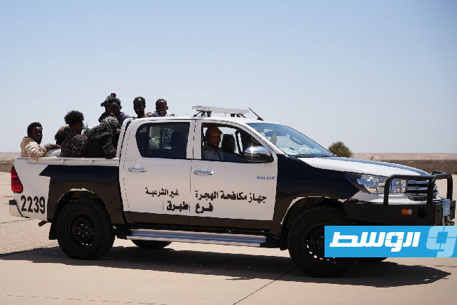 ترحيل مهاجرين صوماليين عبر مطار طبرق، 4 أغسطس 2025. (جهاز مكافحة الهجرة غير الشرعية)