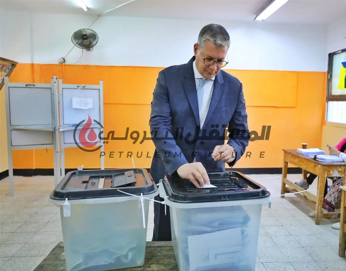 وزير البترول والثروة المعدنية يشارك في التصويت لانتخابات مجلس الشيوخ